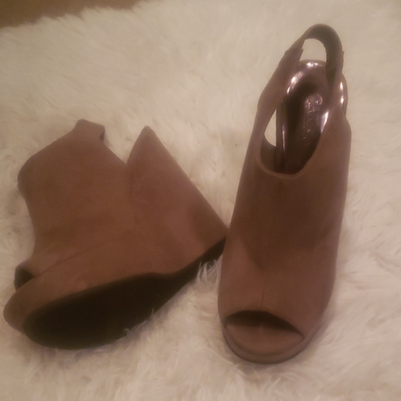 Wedges - Picture 2 of 3